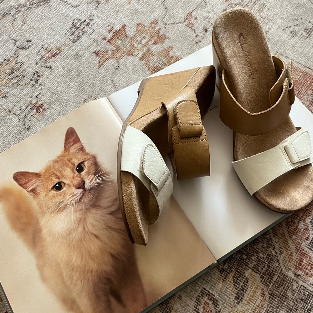 Chinese Laundry Tan and Cream Women's wedge Sandal